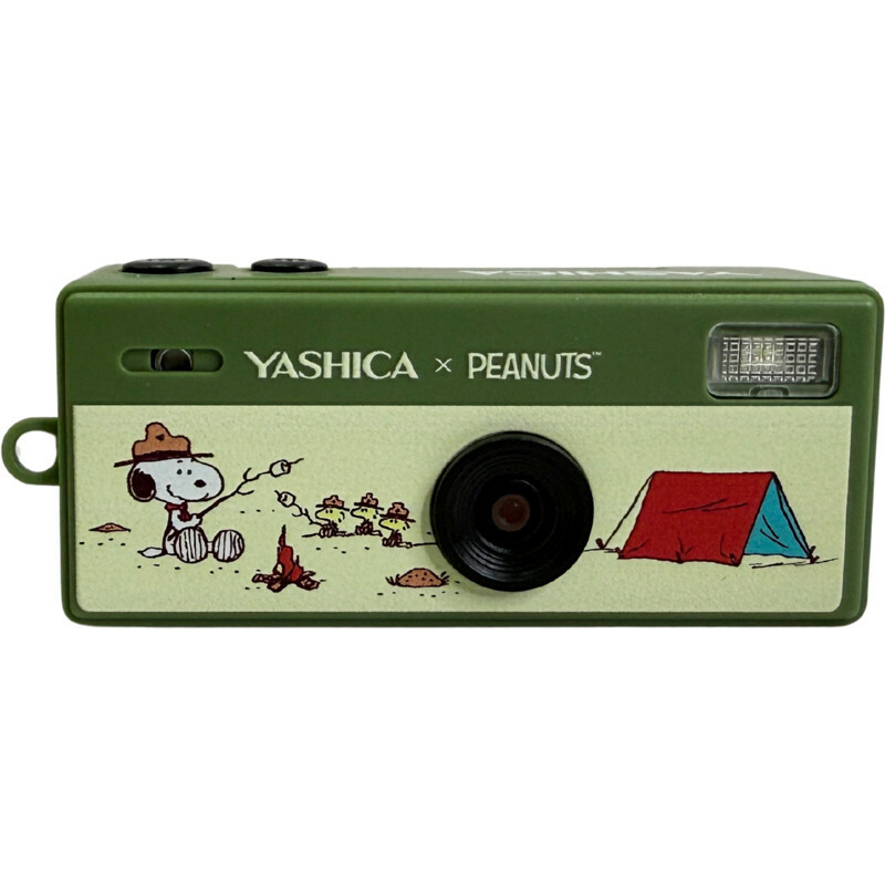 Yashica Funtastic Keychain Camera Snoopy`s Summit