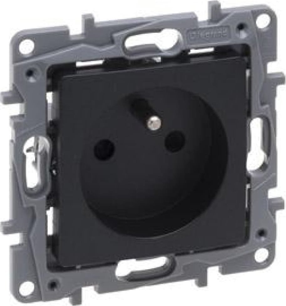 Legrand Niloe Selection 2p+z 16A 250V