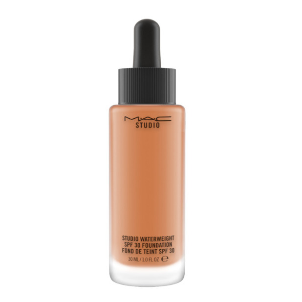 MAC MAC, Studio Waterweight, Vitamin E