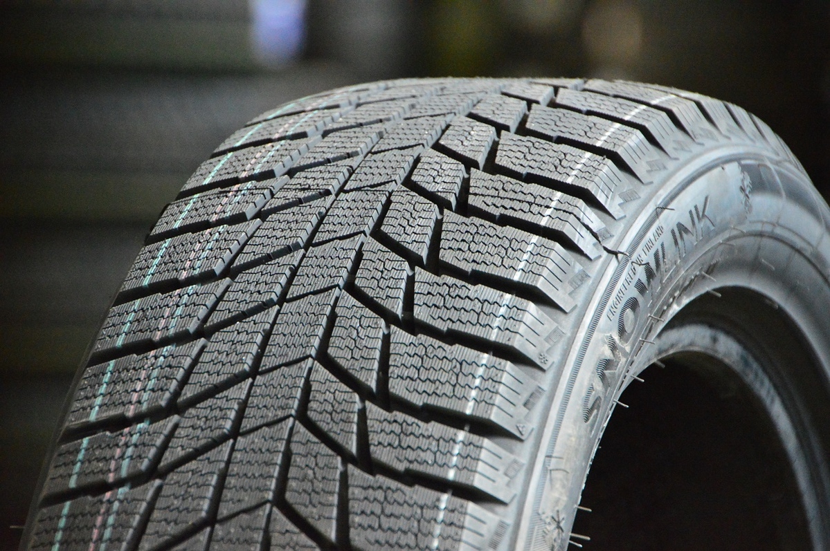 TRIANGLE PL01 235 / 70 R16
